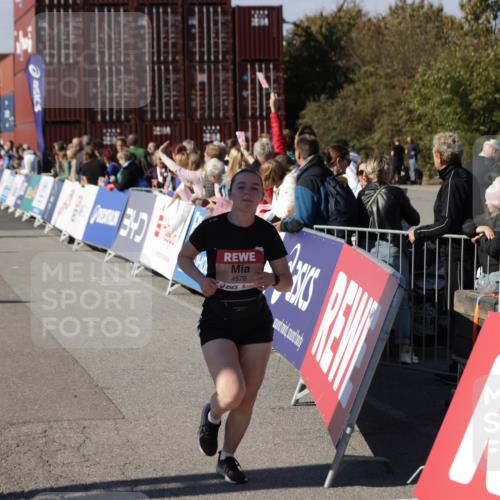 03.10.2025 - Köhlbrandbrückenlauf Jannik Wohlers http://msf.ph/oto/9114595 03.10.2025 13:32:20 Ziel 4485, 4578, 4966, 4985, 5238, 5354, 5820, 5921, 5922, 5923, 6287, 6304 meine-sportfotos.de