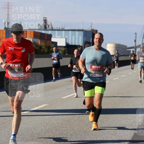 03.10.2025 - Köhlbrandbrückenlauf Strokosch-Dieckow http://msf.ph/oto/9114597 03.10.2025 12:45:53 Position 3 15, 6654, 6036 meine-sportfotos.de