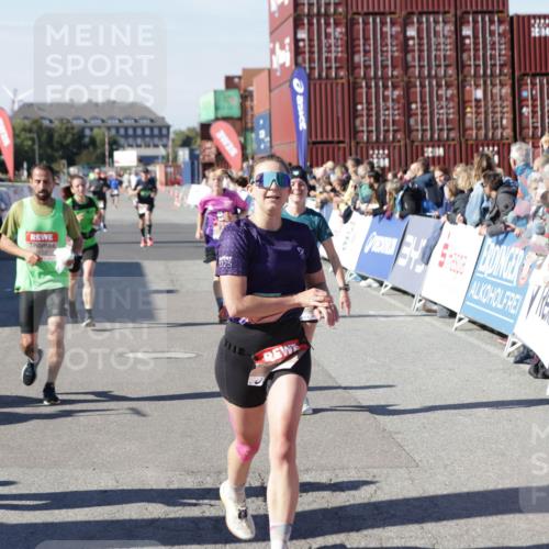 03.10.2025 - Köhlbrandbrückenlauf Jannik Wohlers http://msf.ph/oto/9114598 03.10.2025 13:01:57 Ziel 4025, 4118, 4162, 4206, 4258, 4543, 4907, 5692, 5703, 5718, 5739, 6235 meine-sportfotos.de