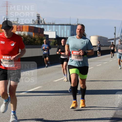 03.10.2025 - Köhlbrandbrückenlauf Strokosch-Dieckow http://msf.ph/oto/9114603 03.10.2025 12:45:53 Position 3 6654, 6036 meine-sportfotos.de