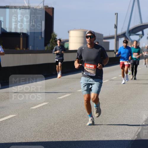 03.10.2025 - Köhlbrandbrückenlauf Strokosch-Dieckow http://msf.ph/oto/9114608 03.10.2025 12:45:57 Position 3 6391 meine-sportfotos.de