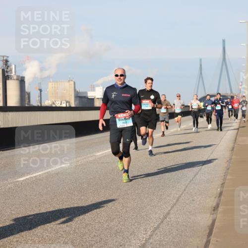 03.10.2025 - Köhlbrandbrückenlauf Lena Gebhardt http://msf.ph/oto/9114620 03.10.2025 09:43:18 Position 2 2820 meine-sportfotos.de