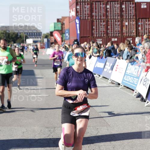 03.10.2025 - Köhlbrandbrückenlauf Jannik Wohlers http://msf.ph/oto/9114621 03.10.2025 13:01:58 Ziel 4025, 4118, 4162, 4206, 4258, 4543, 4907, 5692, 5703, 5718, 5739, 6235, 6461 meine-sportfotos.de