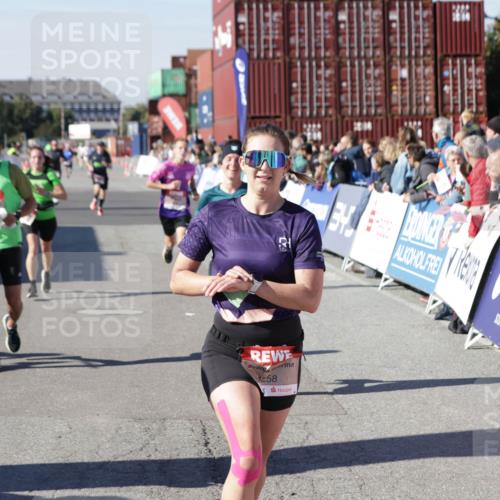03.10.2025 - Köhlbrandbrückenlauf Jannik Wohlers http://msf.ph/oto/9114633 03.10.2025 13:01:58 Ziel 4025, 4118, 4162, 4206, 4258, 4543, 4907, 5692, 5703, 5718, 5739, 6235, 6461 meine-sportfotos.de