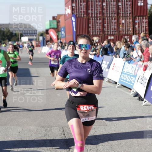 03.10.2025 - Köhlbrandbrückenlauf Jannik Wohlers http://msf.ph/oto/9114637 03.10.2025 13:01:58 Ziel 4025, 4118, 4162, 4206, 4258, 4543, 4907, 5692, 5703, 5718, 5739, 6235, 6461 meine-sportfotos.de
