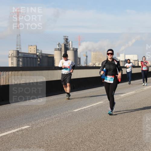 03.10.2025 - Köhlbrandbrückenlauf Lena Gebhardt http://msf.ph/oto/9114649 03.10.2025 10:17:41 Position 2  meine-sportfotos.de