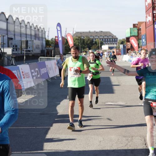 03.10.2025 - Köhlbrandbrückenlauf Jannik Wohlers http://msf.ph/oto/9114652 03.10.2025 13:01:58 Ziel 4025, 4118, 4162, 4206, 4258, 4543, 4907, 5692, 5703, 5718, 5739, 6235, 6461 meine-sportfotos.de