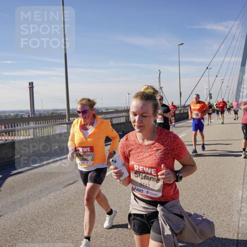 03.10.2025 - Köhlbrandbrückenlauf Michael Burmester http://msf.ph/oto/9114656 03.10.2025 12:56:07 Position 2 4848, 5141 meine-sportfotos.de