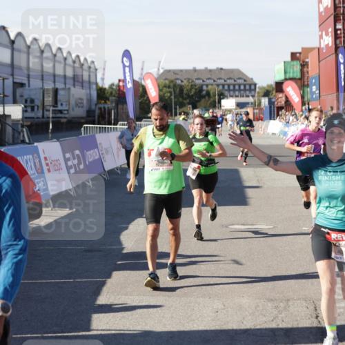 03.10.2025 - Köhlbrandbrückenlauf Jannik Wohlers http://msf.ph/oto/9114657 03.10.2025 13:01:58 Ziel 4025, 4118, 4162, 4206, 4258, 4543, 4907, 5692, 5703, 5718, 5739, 6235, 6461 meine-sportfotos.de