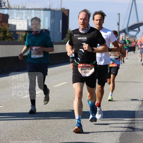 03.10.2025 - Köhlbrandbrückenlauf Strokosch-Dieckow http://msf.ph/oto/9114659 03.10.2025 12:46:08 Position 3 6714, 6060, 4940 meine-sportfotos.de