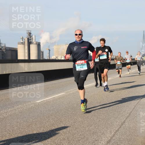 03.10.2025 - Köhlbrandbrückenlauf Lena Gebhardt http://msf.ph/oto/9114661 03.10.2025 09:43:18 Position 2 2820 meine-sportfotos.de