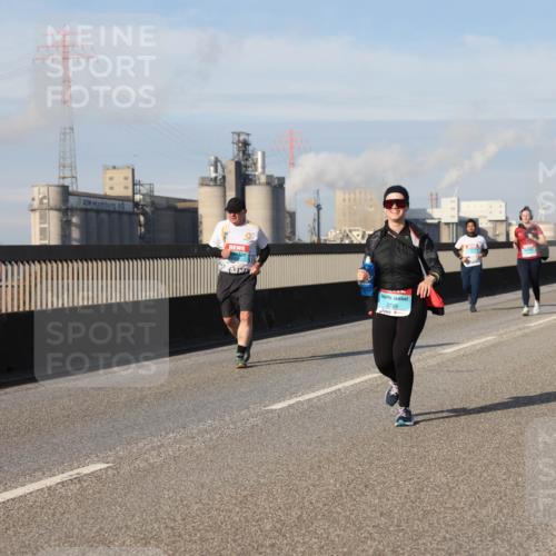 03.10.2025 - Köhlbrandbrückenlauf Lena Gebhardt http://msf.ph/oto/9114668 03.10.2025 10:17:41 Position 2 2795 meine-sportfotos.de