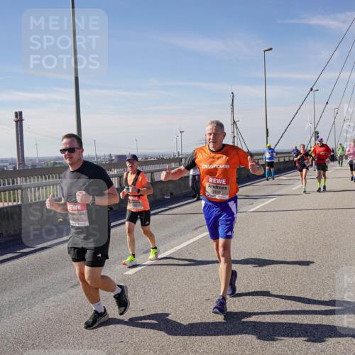 03.10.2025 - Köhlbrandbrückenlauf Michael Burmester http://msf.ph/oto/9114678 03.10.2025 12:56:08 Position 2 4670, 5128 meine-sportfotos.de