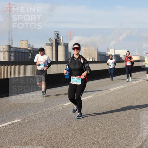 03.10.2025 - Köhlbrandbrückenlauf Lena Gebhardt http://msf.ph/oto/9114698 03.10.2025 10:17:41 Position 2 2795 meine-sportfotos.de