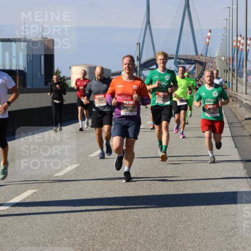 03.10.2025 - Köhlbrandbrückenlauf Strokosch-Dieckow http://msf.ph/oto/9114729 03.10.2025 12:46:17 Position 3 4074, 4192, 495, 42, 195 meine-sportfotos.de