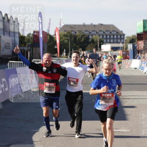 03.10.2025 - Köhlbrandbrückenlauf Jannik Wohlers http://msf.ph/oto/9114743 03.10.2025 13:32:26 Ziel 4485, 4578, 4966, 5357, 5891, 5892, 6141, 6304 meine-sportfotos.de