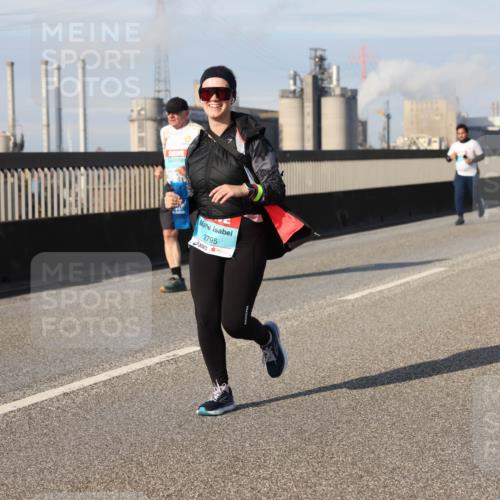 03.10.2025 - Köhlbrandbrückenlauf Lena Gebhardt http://msf.ph/oto/9114744 03.10.2025 10:17:42 Position 2 2795 meine-sportfotos.de