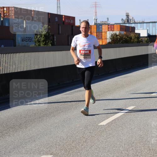 03.10.2025 - Köhlbrandbrückenlauf Strokosch-Dieckow http://msf.ph/oto/9114745 03.10.2025 12:46:20 Position 3 4074, 42, 19, 5955 meine-sportfotos.de