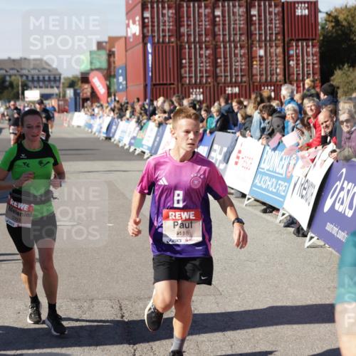 03.10.2025 - Köhlbrandbrückenlauf Jannik Wohlers http://msf.ph/oto/9114746 03.10.2025 13:02:00 Ziel 4025, 4118, 4162, 4206, 4258, 4543, 4907, 5692, 5703, 5718, 6032, 6235, 6461 meine-sportfotos.de