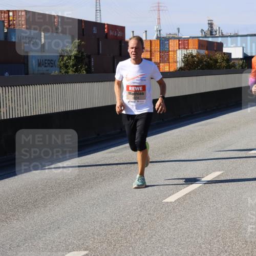 03.10.2025 - Köhlbrandbrückenlauf Strokosch-Dieckow http://msf.ph/oto/9114749 03.10.2025 12:46:20 Position 3 4074, 5955 meine-sportfotos.de