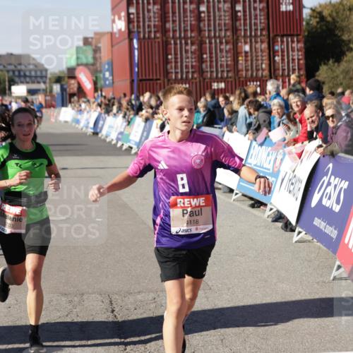 03.10.2025 - Köhlbrandbrückenlauf Jannik Wohlers http://msf.ph/oto/9114762 03.10.2025 13:02:00 Ziel 4025, 4118, 4162, 4206, 4258, 4543, 4907, 5692, 5703, 5718, 6032, 6235, 6461 meine-sportfotos.de