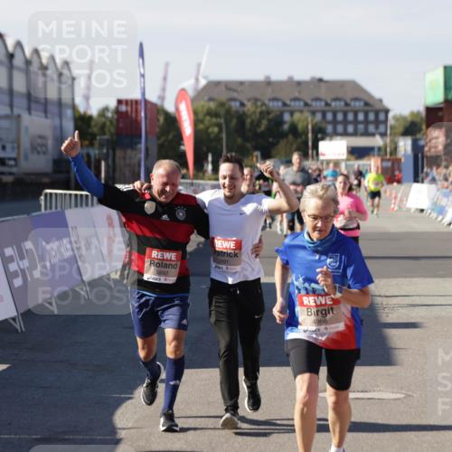 03.10.2025 - Köhlbrandbrückenlauf Jannik Wohlers http://msf.ph/oto/9114764 03.10.2025 13:32:26 Ziel 4485, 4578, 4966, 5357, 5891, 5892, 6141, 6304 meine-sportfotos.de