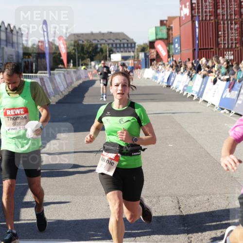 03.10.2025 - Köhlbrandbrückenlauf Jannik Wohlers http://msf.ph/oto/9114771 03.10.2025 13:02:01 Ziel 4025, 4118, 4162, 4206, 4258, 4543, 4907, 5692, 5703, 5718, 6032, 6235, 6461 meine-sportfotos.de