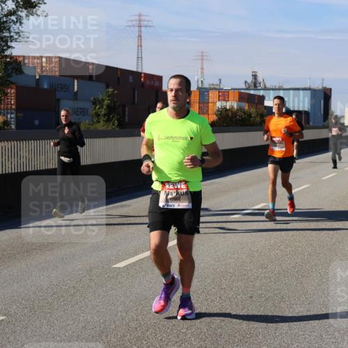 03.10.2025 - Köhlbrandbrückenlauf Strokosch-Dieckow http://msf.ph/oto/9114776 03.10.2025 12:46:25 Position 3 6364 meine-sportfotos.de