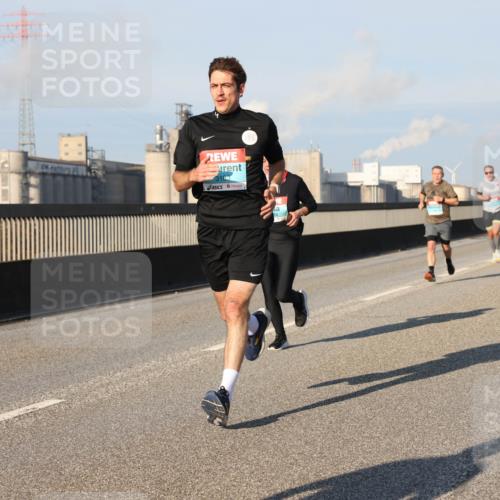 03.10.2025 - Köhlbrandbrückenlauf Lena Gebhardt http://msf.ph/oto/9114778 03.10.2025 09:43:20 Position 2  meine-sportfotos.de