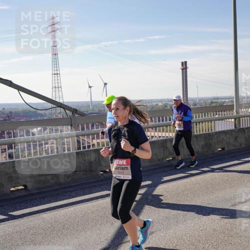 03.10.2025 - Köhlbrandbrückenlauf Michael Burmester http://msf.ph/oto/9114781 03.10.2025 12:56:16 Position 2 5117 meine-sportfotos.de