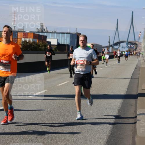 03.10.2025 - Köhlbrandbrückenlauf Strokosch-Dieckow http://msf.ph/oto/9114787 03.10.2025 12:46:27 Position 3 4119, 4215 meine-sportfotos.de