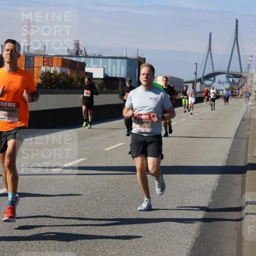 03.10.2025 - Köhlbrandbrückenlauf Strokosch-Dieckow http://msf.ph/oto/9114792 03.10.2025 12:46:27 Position 3 4119, 4215 meine-sportfotos.de