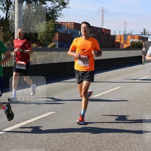 03.10.2025 - Köhlbrandbrückenlauf Strokosch-Dieckow http://msf.ph/oto/9114801 03.10.2025 12:46:28 Position 3 6666, 6373, 4119, 4215 meine-sportfotos.de