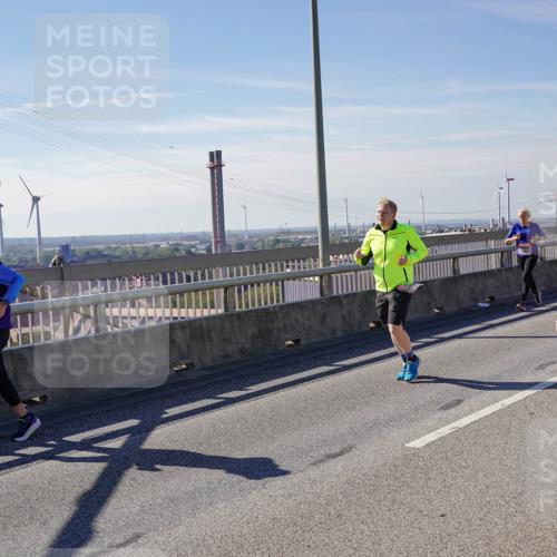 03.10.2025 - Köhlbrandbrückenlauf Michael Burmester http://msf.ph/oto/9114802 03.10.2025 12:56:17 Position 2 6808 meine-sportfotos.de