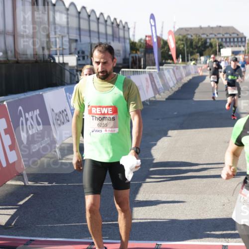 03.10.2025 - Köhlbrandbrückenlauf Jannik Wohlers http://msf.ph/oto/9114807 03.10.2025 13:02:01 Ziel 4025, 4118, 4162, 4206, 4258, 4543, 4907, 5692, 5703, 5718, 6032, 6235, 6461 meine-sportfotos.de