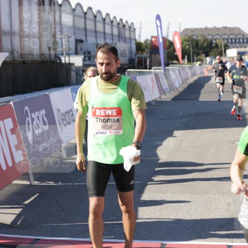 03.10.2025 - Köhlbrandbrückenlauf Jannik Wohlers http://msf.ph/oto/9114812 03.10.2025 13:02:01 Ziel 4025, 4118, 4162, 4206, 4258, 4543, 4907, 5692, 5703, 5718, 6032, 6235, 6461 meine-sportfotos.de
