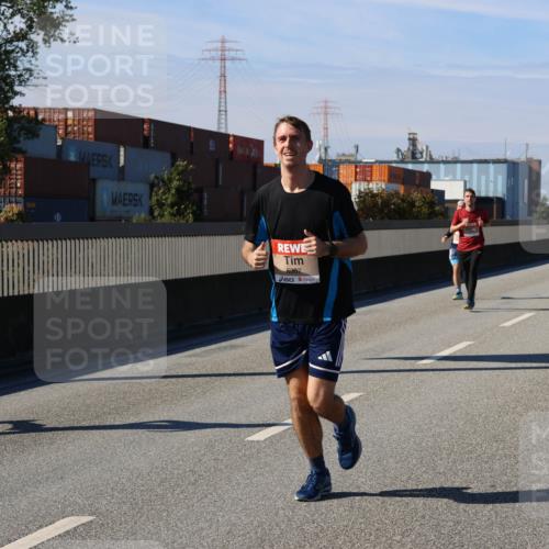03.10.2025 - Köhlbrandbrückenlauf Strokosch-Dieckow http://msf.ph/oto/9114824 03.10.2025 12:46:33 Position 3 4319, 6307 meine-sportfotos.de