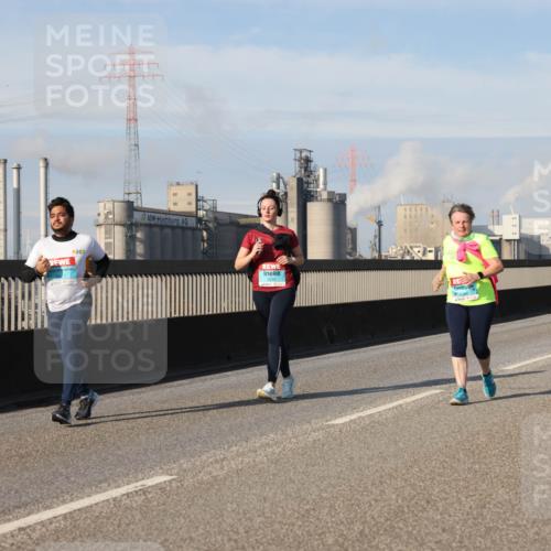03.10.2025 - Köhlbrandbrückenlauf Lena Gebhardt http://msf.ph/oto/9114837 03.10.2025 10:17:47 Position 2  meine-sportfotos.de