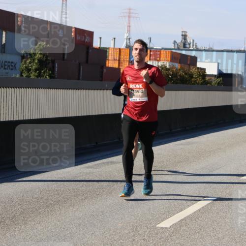 03.10.2025 - Köhlbrandbrückenlauf Strokosch-Dieckow http://msf.ph/oto/9114839 03.10.2025 12:46:37 Position 3 4554 meine-sportfotos.de