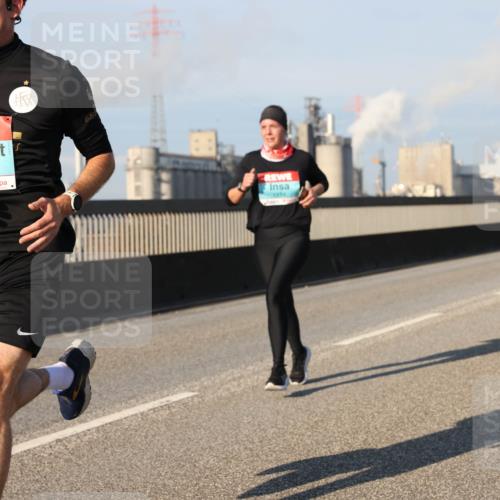 03.10.2025 - Köhlbrandbrückenlauf Lena Gebhardt http://msf.ph/oto/9114841 03.10.2025 09:43:20 Position 2 3183, 1374 meine-sportfotos.de