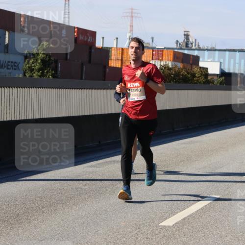 03.10.2025 - Köhlbrandbrückenlauf Strokosch-Dieckow http://msf.ph/oto/9114844 03.10.2025 12:46:37 Position 3 4554 meine-sportfotos.de
