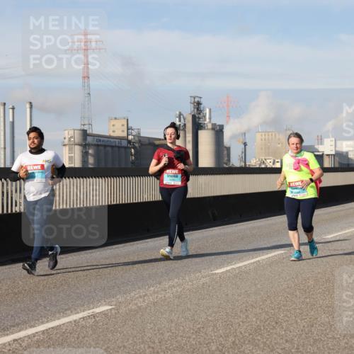 03.10.2025 - Köhlbrandbrückenlauf Lena Gebhardt http://msf.ph/oto/9114845 03.10.2025 10:17:47 Position 2 3260 meine-sportfotos.de
