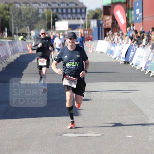 03.10.2025 - Köhlbrandbrückenlauf Jannik Wohlers http://msf.ph/oto/9114846 03.10.2025 13:02:02 Ziel 4025, 4118, 4162, 4206, 4258, 4543, 4907, 5692, 5703, 5718, 6032, 6235, 6461 meine-sportfotos.de