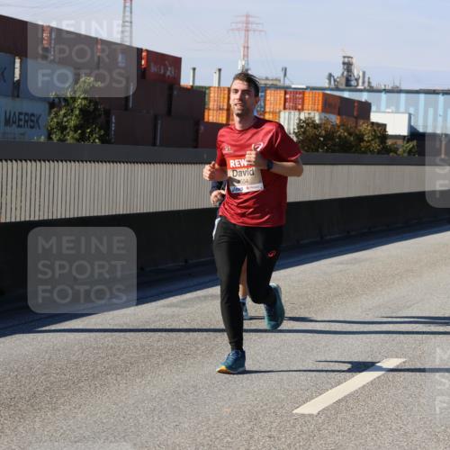 03.10.2025 - Köhlbrandbrückenlauf Strokosch-Dieckow http://msf.ph/oto/9114847 03.10.2025 12:46:37 Position 3 554 meine-sportfotos.de