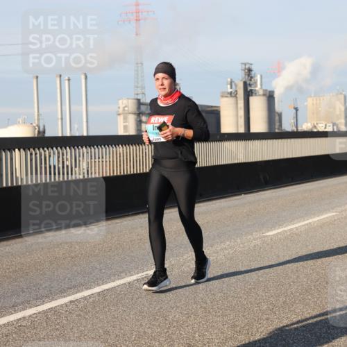 03.10.2025 - Köhlbrandbrückenlauf Lena Gebhardt http://msf.ph/oto/9114848 03.10.2025 09:43:21 Position 2  meine-sportfotos.de