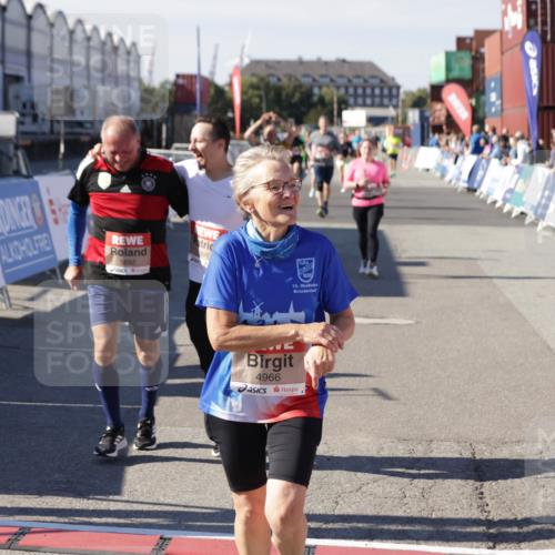 03.10.2025 - Köhlbrandbrückenlauf Jannik Wohlers http://msf.ph/oto/9114849 03.10.2025 13:32:27 Ziel 4485, 4578, 4966, 5286, 5357, 5891, 5892, 6141, 6304 meine-sportfotos.de