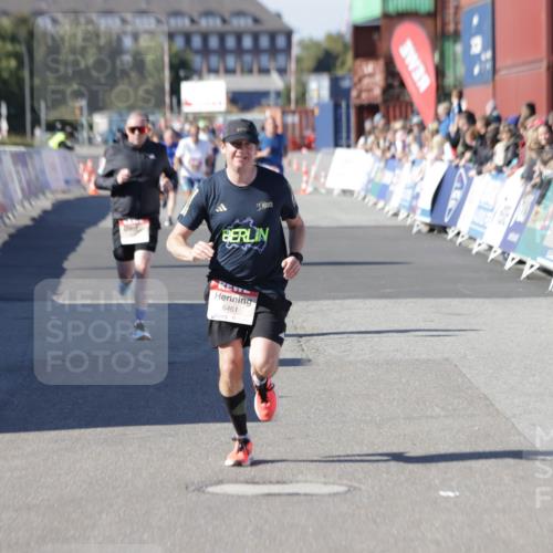 03.10.2025 - Köhlbrandbrückenlauf Jannik Wohlers http://msf.ph/oto/9114851 03.10.2025 13:02:02 Ziel 4025, 4118, 4162, 4206, 4258, 4543, 4907, 5692, 5703, 5718, 6032, 6235, 6461 meine-sportfotos.de