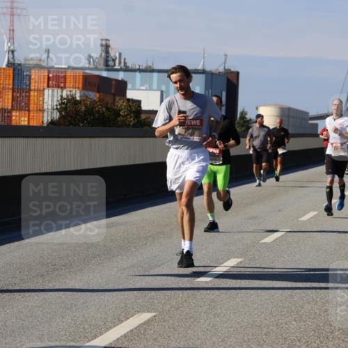 03.10.2025 - Köhlbrandbrückenlauf Strokosch-Dieckow http://msf.ph/oto/9114855 03.10.2025 12:46:39 Position 3  meine-sportfotos.de