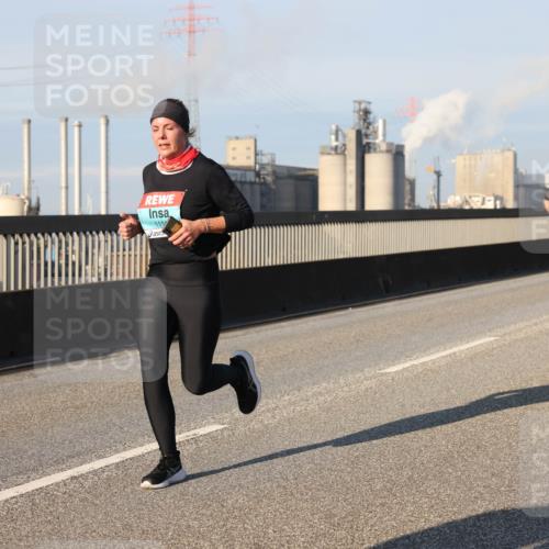 03.10.2025 - Köhlbrandbrückenlauf Lena Gebhardt http://msf.ph/oto/9114857 03.10.2025 09:43:21 Position 2 111 meine-sportfotos.de
