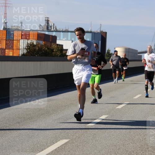 03.10.2025 - Köhlbrandbrückenlauf Strokosch-Dieckow http://msf.ph/oto/9114860 03.10.2025 12:46:39 Position 3  meine-sportfotos.de
